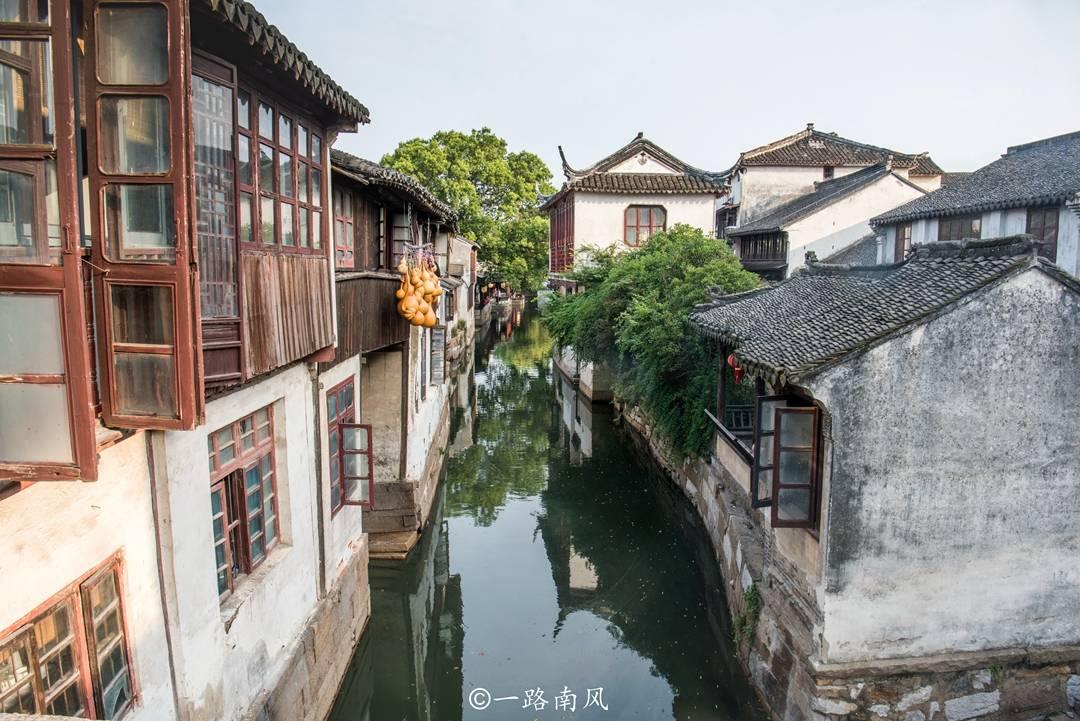 山楂和“它”蜂蜜。天作之合,不论男女,每天喝一杯,赘肉悄悄溜!